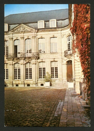 Saint-Omer : Musée-Hôtel Sandelin  : Façade Principale, XVIIIe siècle