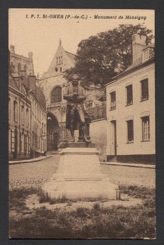St-Omer (P.-de-C.) : Monument de Monsigny