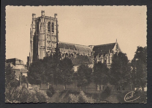 Saint-Omer (P.-de-C.) : Basilique Notre-Dame - vue générale