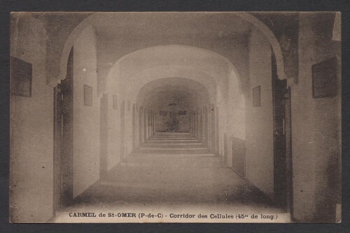 Carmel de St-Omer (P.-de-C.) : Corridor des Cellules (45 m de long)