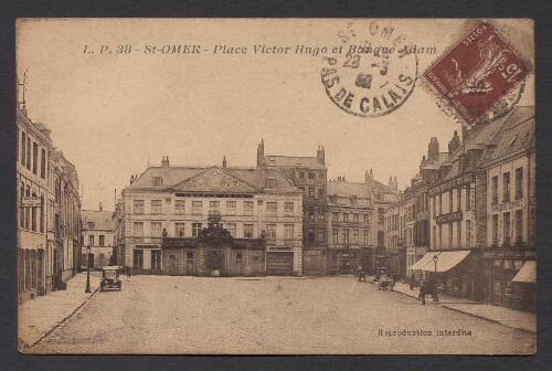 St-Omer : Place Victor-Hugo et Banque Adam