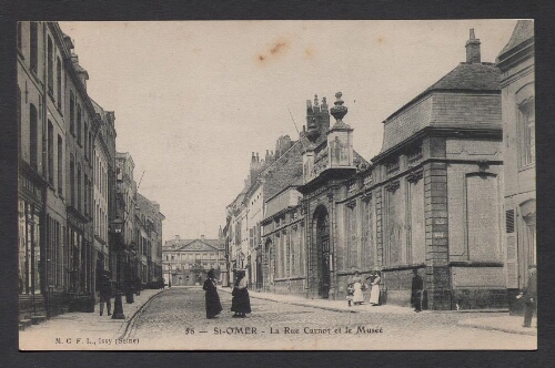 St-Omer : La Rue Carnot et le Musée