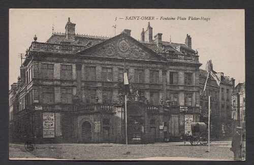 Saint-Omer : Fontaine place Victor-Hugo