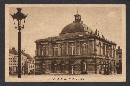 St-Omer (P.-de-C.) : L'Hôtel de Ville