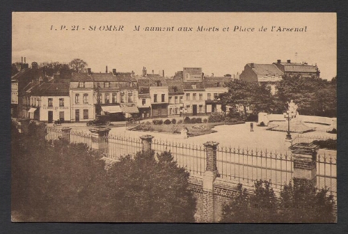 St-Omer : Monument aux Morts et Place de l'Arsenal