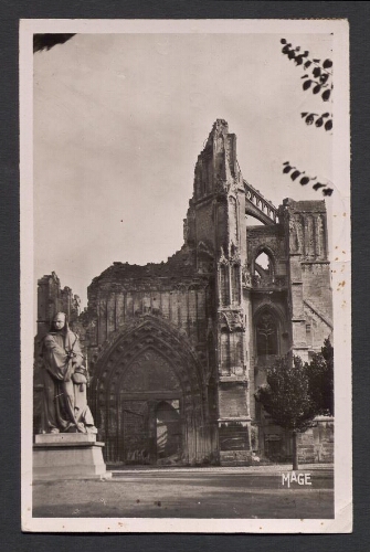 Saint-Omer (P.-de-C.) : Les ruines de la Tour Saint-Bertin