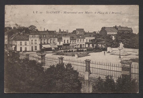 St-Omer : Monument aux Morts et Place de l'Arsenal