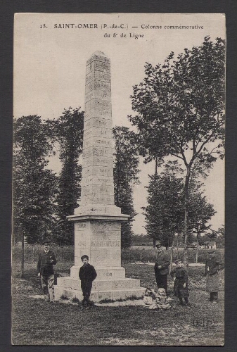 Saint-Omer (P.-de-C.) : Colonne commémorative du 8e de Ligne