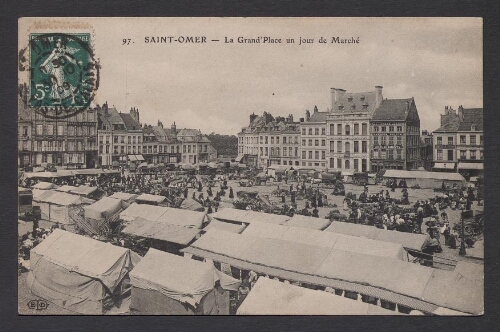 Saint-Omer : La Grand'Place un jour de Marché