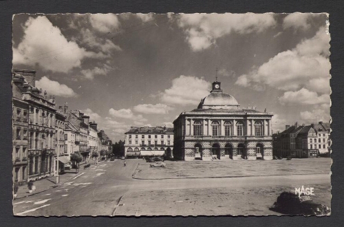 St-Omer (P.-de-C.) : Place du Maréchal Foch