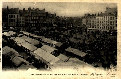 Saint-Omer - La Grande Place un jour de marché