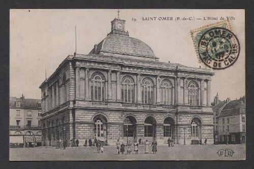 Saint-Omer (P.-de-C.) : L'Hôtel de Ville