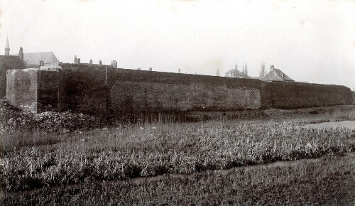 Saint-Omer, démantèlement des fortifications entre la porte de Dunkerque et la porte de Calais. La chapelle du pensionnat de Notre-Dame de Sion