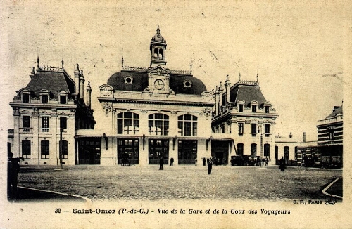 Saint-Omer (P.-de-C.) - Vue de la Gare et de la Cour des Voyageurs