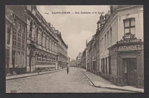 Saint-Omer : Rue Gambetta et le Lycée
