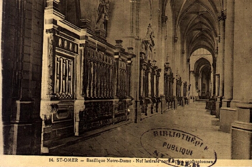 St-Omer - Basilique Notre-Dame -  Nef latérale nord et les confessionnaux