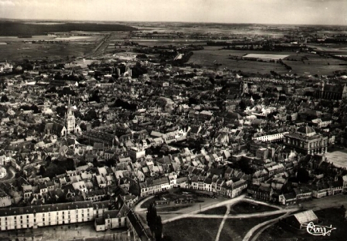 Saint-Omer (P.-de-C.) : Vue générale aérienne