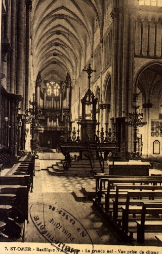 St-Omer - Basilique Notre-Dame - La grande nef - Vue prise du choeur
