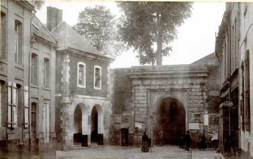 Saint-Omer, fortifications. Vue intérieure de la porte d'Arras