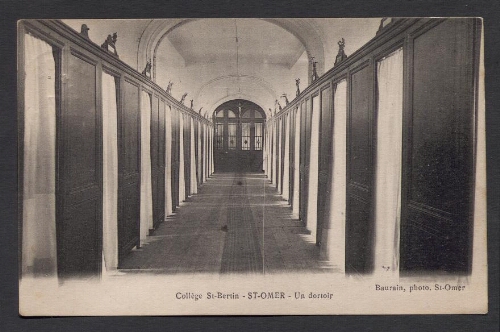 Collège de St-Bertin : St-Omer - Un dortoir